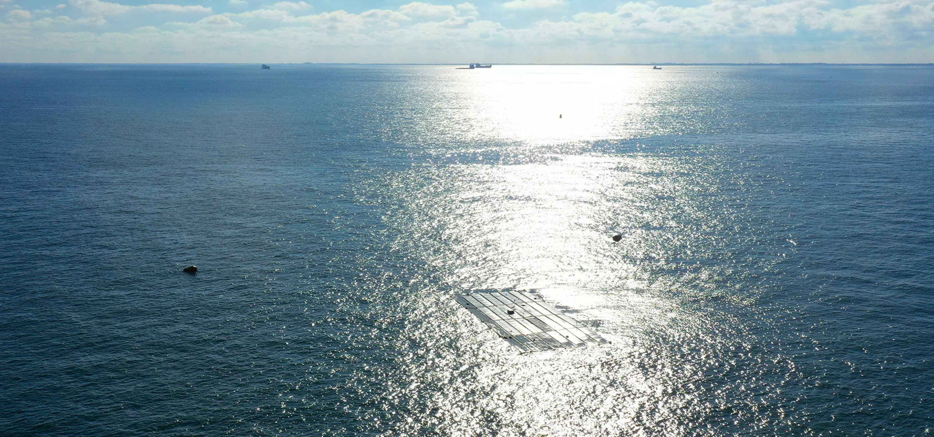 W offshore solar header